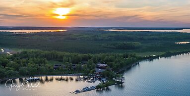 Horseshoe Bay Lodge