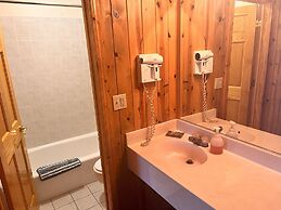 Horseshoe Bay Lodge