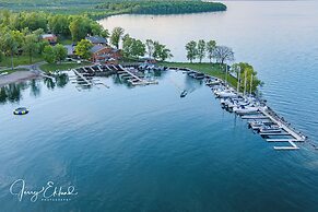 Horseshoe Bay Lodge