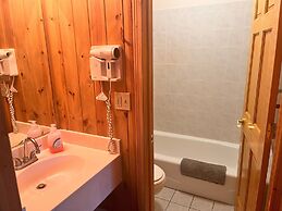 Horseshoe Bay Lodge