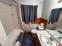 Horseshoe Bay Lodge
