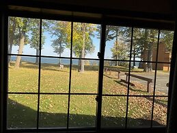 Horseshoe Bay Lodge