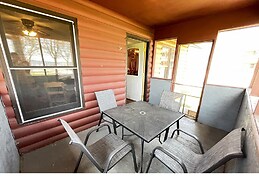 Horseshoe Bay Lodge