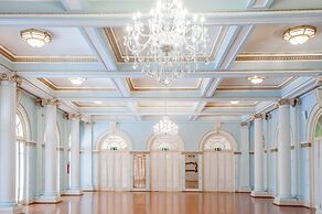 Palace Hotel