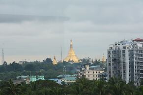 Grand Laurel Hotel