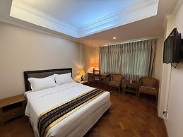 Grand Laurel Hotel