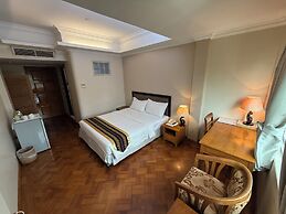 Grand Laurel Hotel