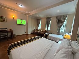 Grand Laurel Hotel