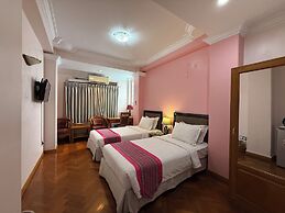 Grand Laurel Hotel