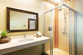 Khaolak Bay Front Resort