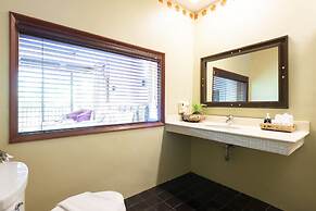 Khaolak Bay Front Resort