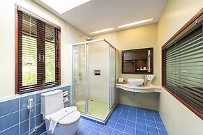 Khaolak Bay Front Resort