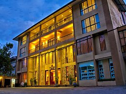 Oak Ray Regency Hotel