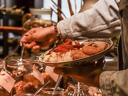 Hôtel des Arts Saigon - MGallery Collection