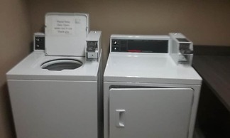 Gateway Park Hotel and Suites