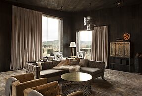 Kinloch Manor & Villas