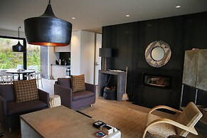 Kinloch Manor & Villas