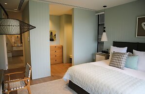 Kinloch Manor & Villas