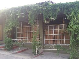 Supreeya Guesthouse - Hostel