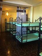 Supreeya Guesthouse - Hostel