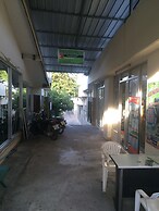 Supreeya Guesthouse - Hostel