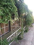 Supreeya Guesthouse - Hostel