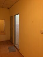 Supreeya Guesthouse - Hostel