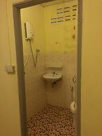 Supreeya Guesthouse - Hostel