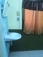 Supreeya Guesthouse - Hostel