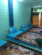 Supreeya Guesthouse - Hostel