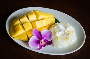 E-Outfitting Doikham Resort