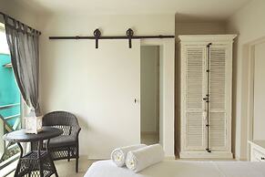 Ocean Breeze Boutique Hotel & Marina