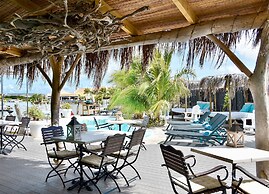 Ocean Breeze Boutique Hotel & Marina