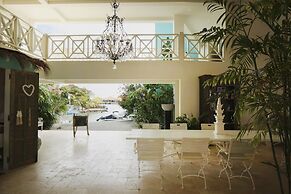 Ocean Breeze Boutique Hotel & Marina