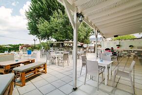 Ampavris Family Apartments