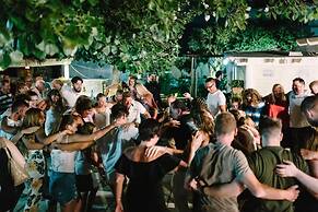 Ampavris Family Apartments