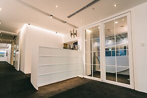 Meistay Art Gallery Hotel