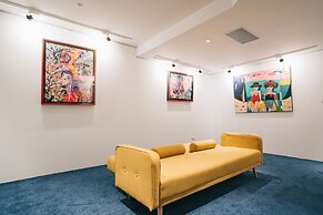 Meistay Art Gallery Hotel