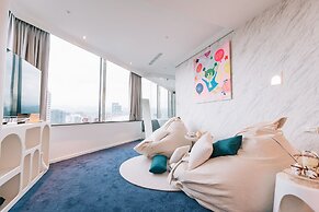 Meistay Art Gallery Hotel