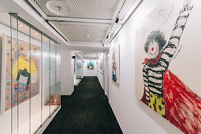 Meistay Art Gallery Hotel