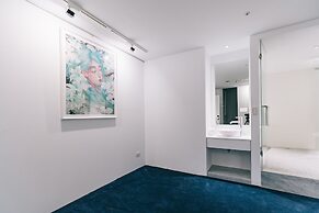 Meistay Art Gallery Hotel