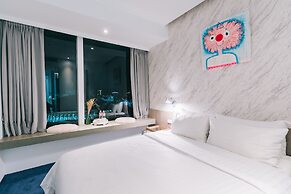 Meistay Art Gallery Hotel