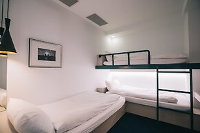 Meistay Art Gallery Hotel