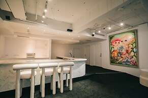 Meistay Art Gallery Hotel