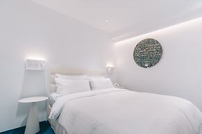 Meistay Art Gallery Hotel