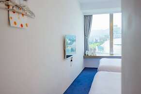 Meistay Art Gallery Hotel