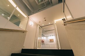 Meistay Art Gallery Hotel