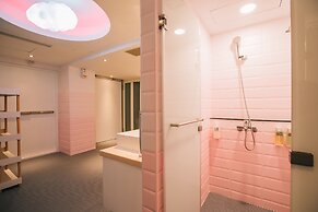 Meistay Art Gallery Hotel