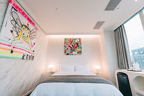 Meistay Art Gallery Hotel