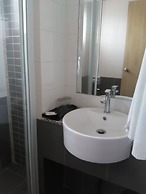 Grand Medallion Hotel